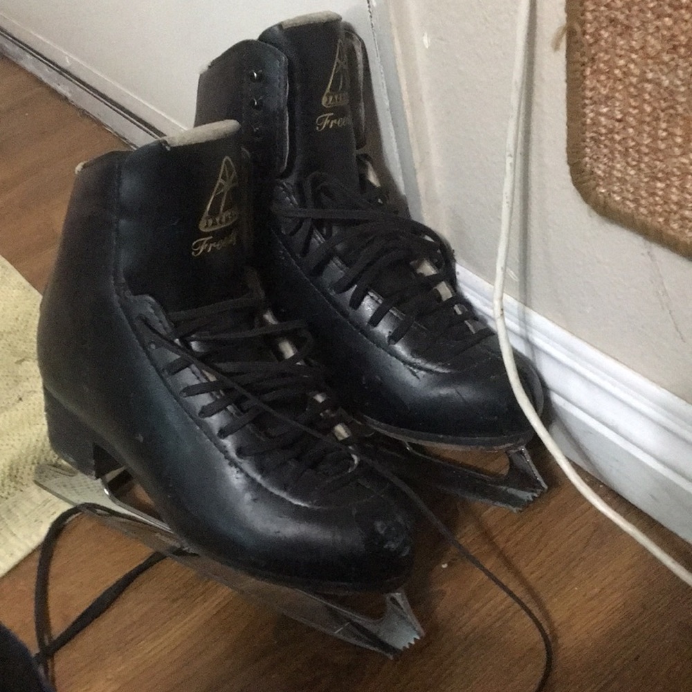 Jackson Freestyle ice skates